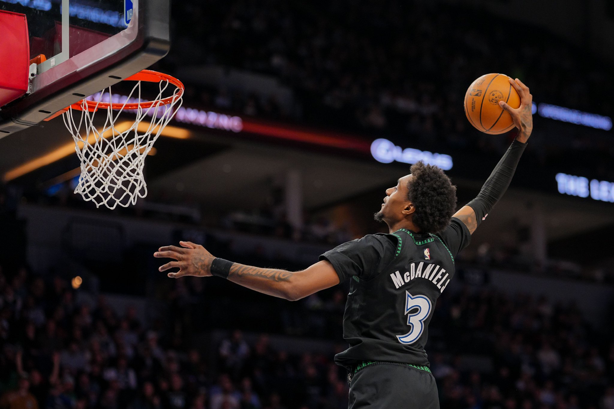 麦丹：西部球队排名非常接近 一场胜负就可能让你下降两个名次