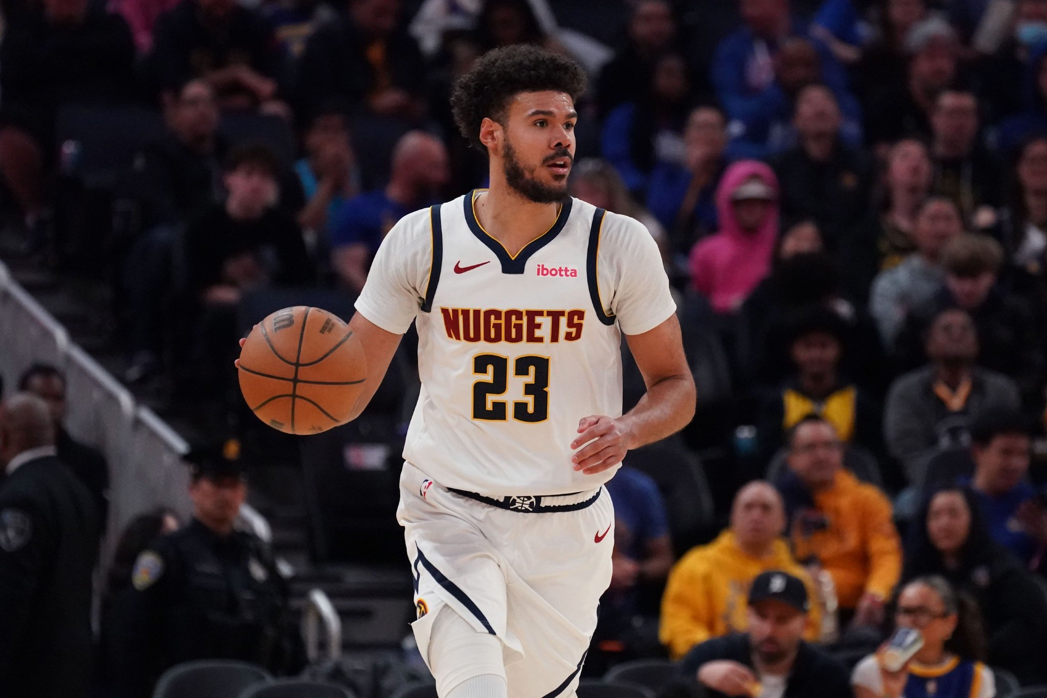 手感火热！卡梅隆·约翰逊10中7&5记三分拿下19分 开场三分4中4