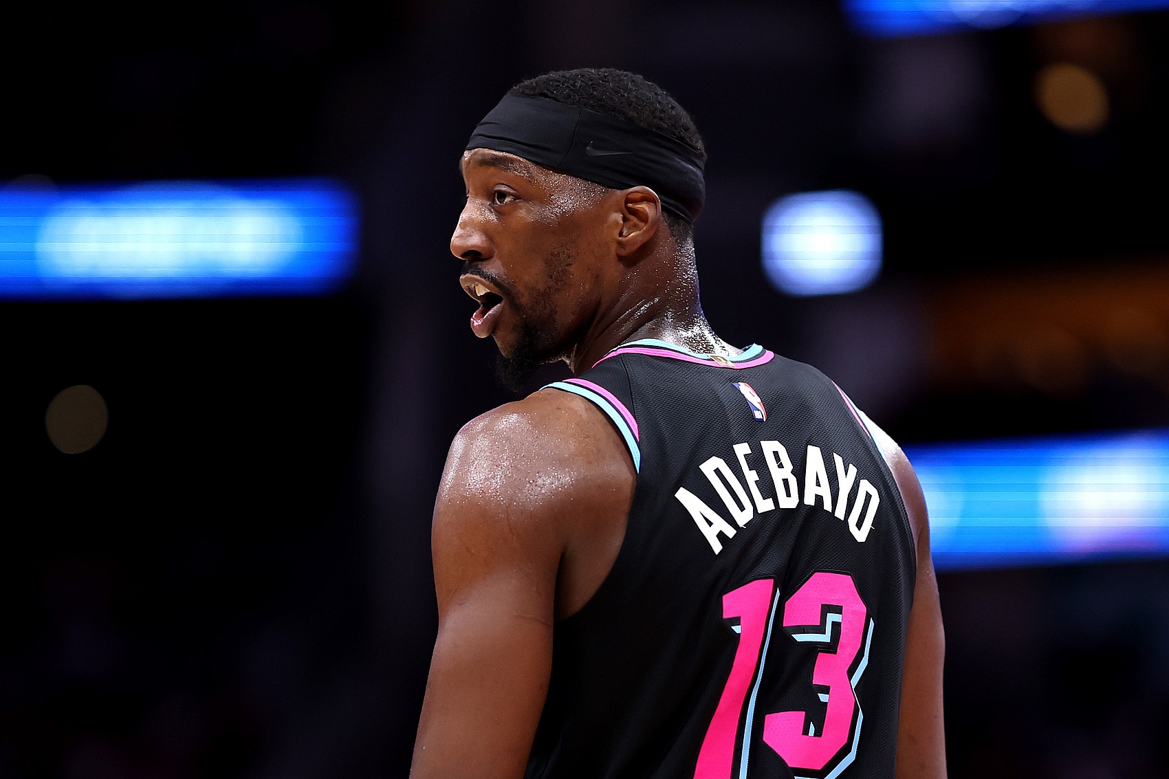 霍姆格伦：阿德巴约砍下83分的方式没有不妥 向他致敬