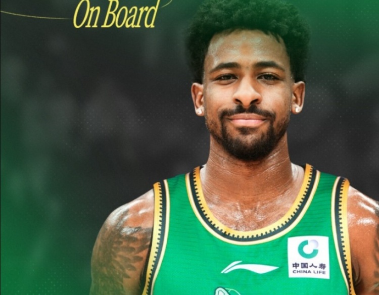 布罗金顿：CBA的对抗比NBL更强  身体对抗更大更激烈