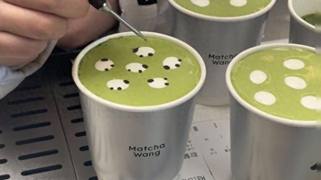Matcha Wang 在上海街头排队“杀羊”突然火了!这是什么梗?|上海市|抹茶|小羊|拉花|小红书_手机新浪网