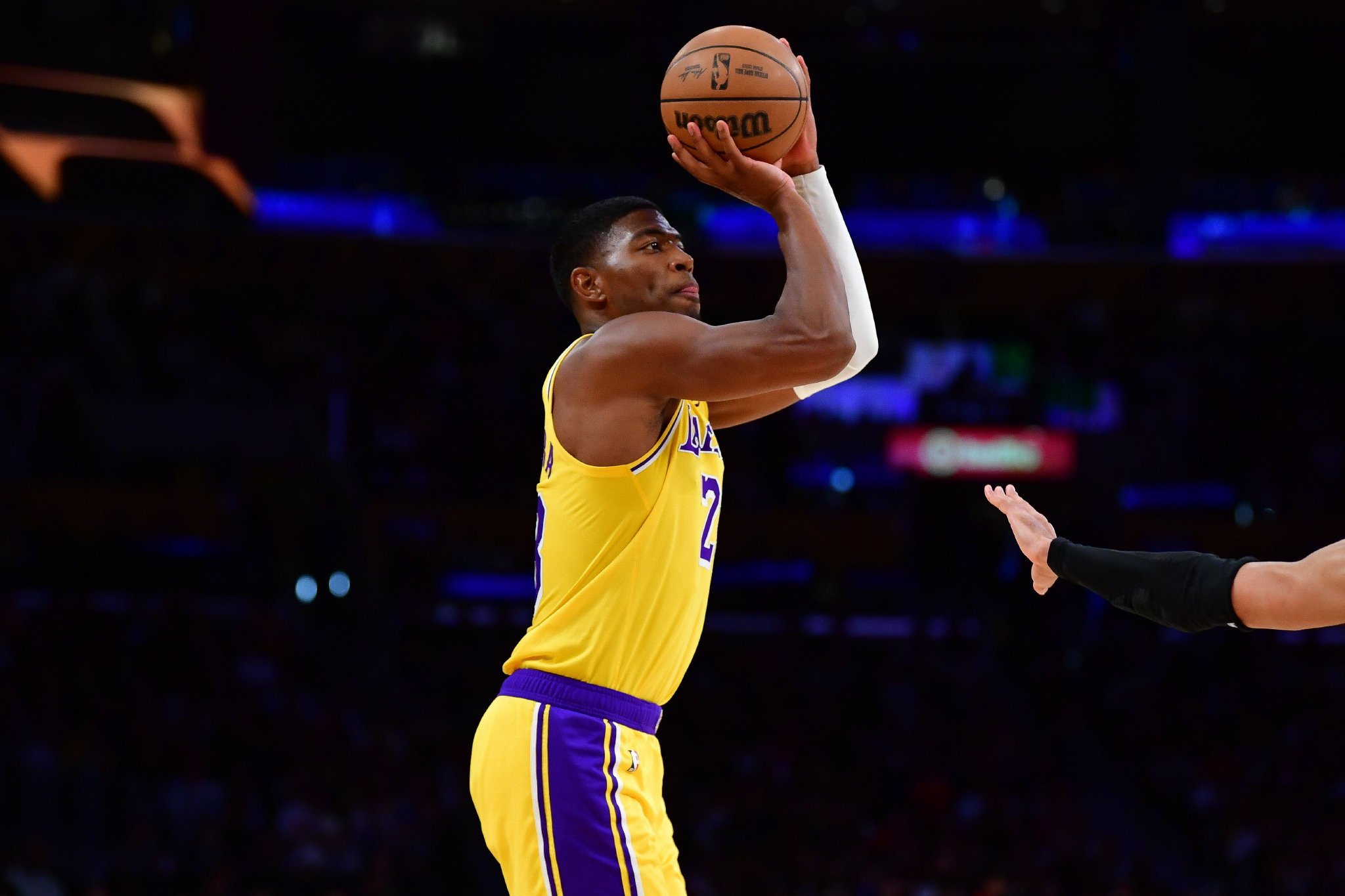 好消息！雷迪克：八村塁核磁共振检查结果无异常 目前为每日观察