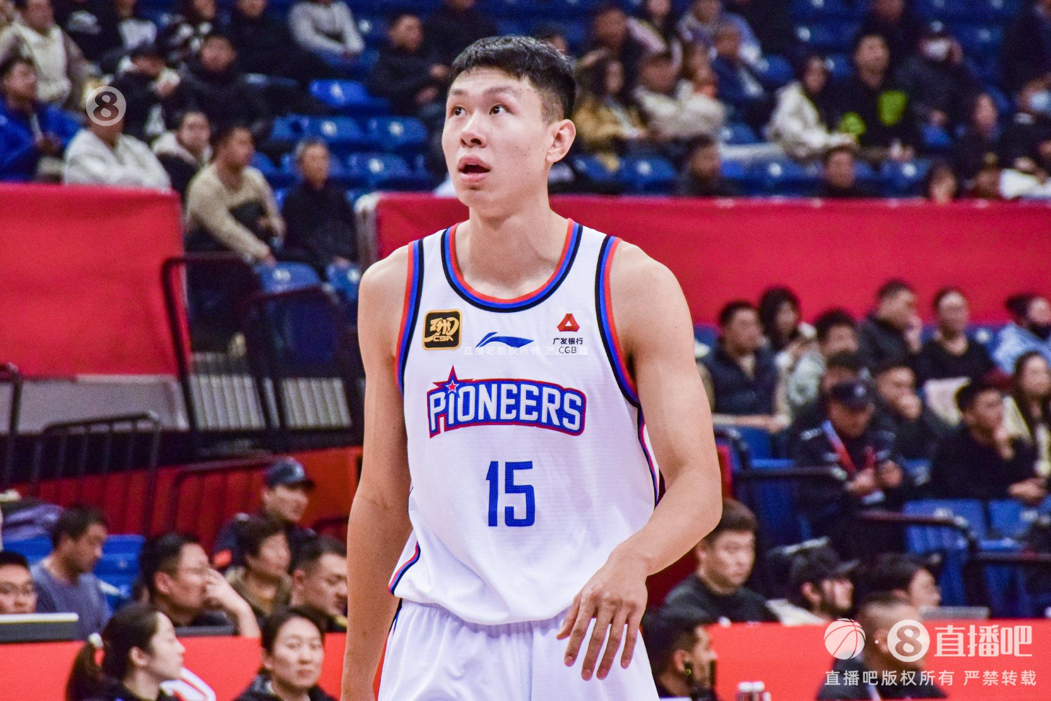 这才落后1分！天津首节三分球11中1 郑昊燃命中唯一进球