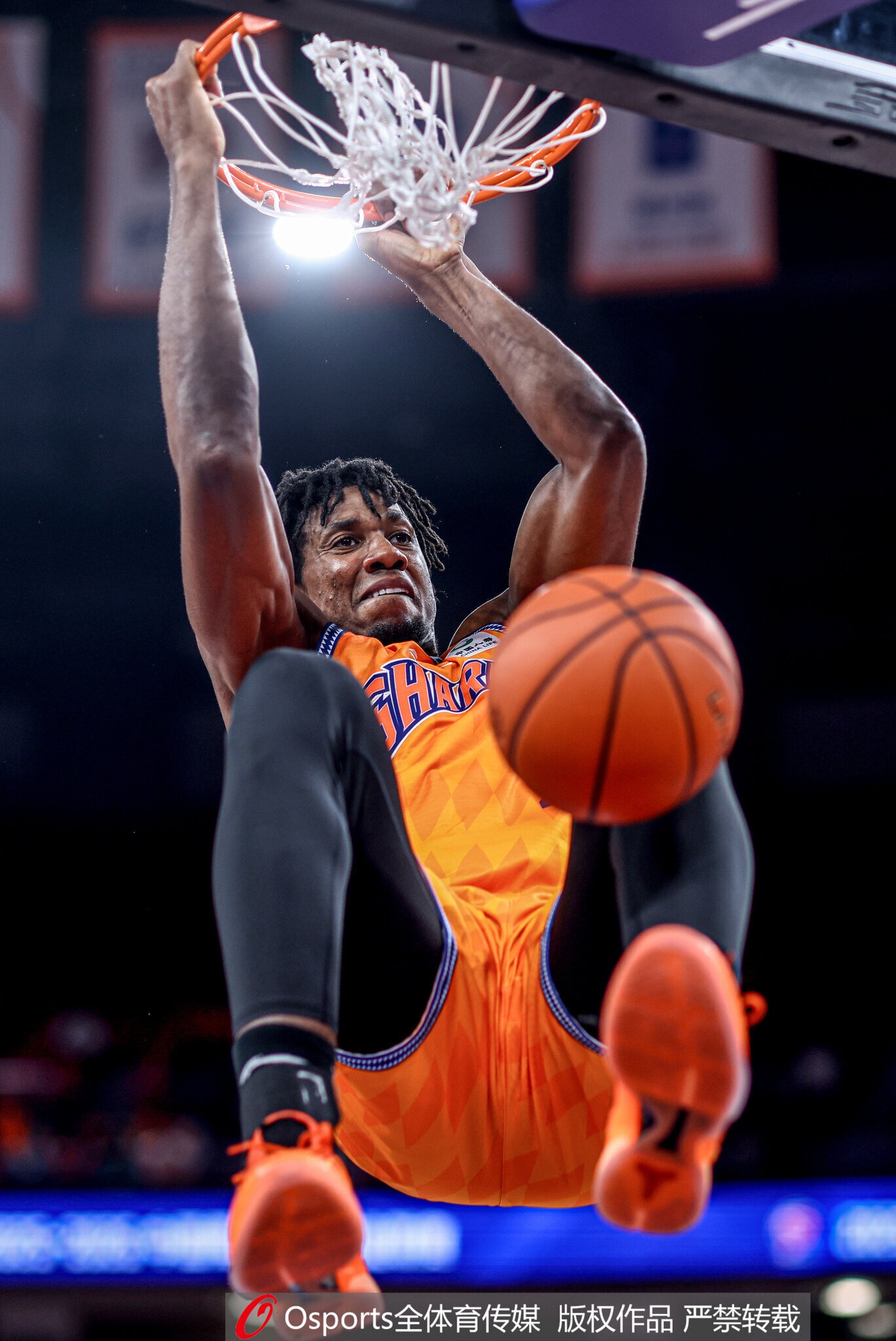 东方体育日报：这就是NBA篮板王的含金量