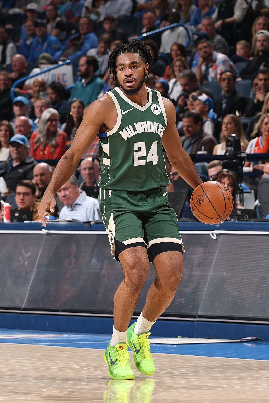 解说：小火车可能是如今NBA“毒性”最大的球员之一 早日CBA见吧