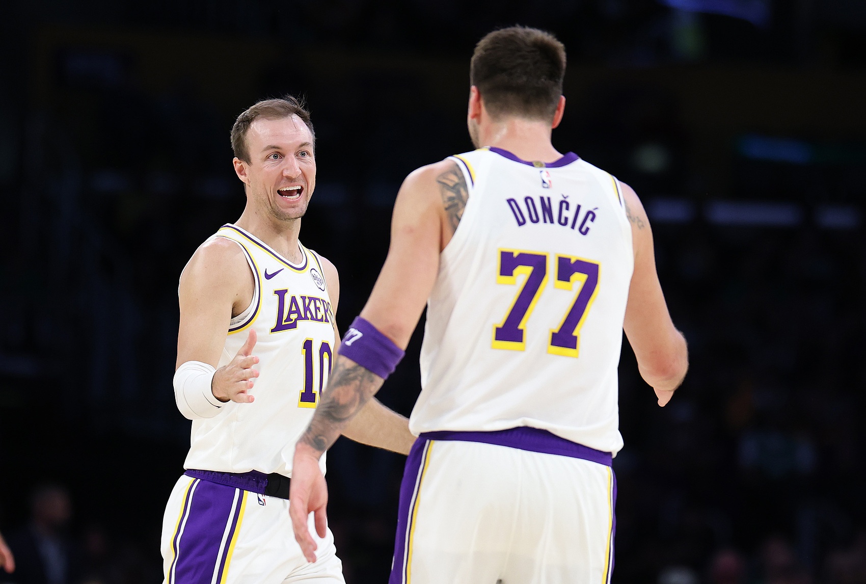 帕森斯：湖人为人诟病的防守&投射问题都已解决 他们正变得完整