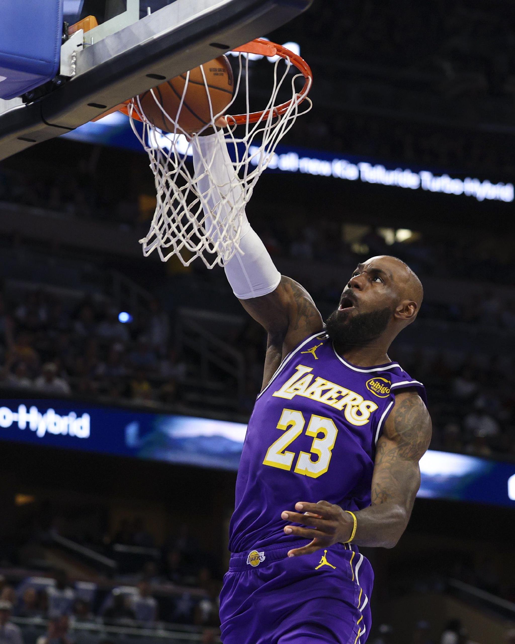 詹姆斯：最后一场客战要保持专注 知道大家想回家但还有工作要做