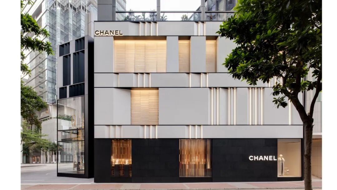 上图：Chanel 利园店