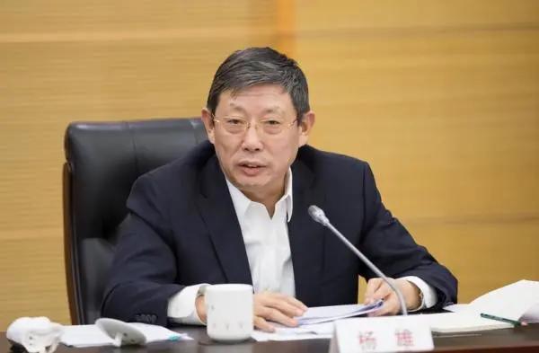 大街上,为什么看不到退休官员溜达?|杨雄_新浪财经_新浪网