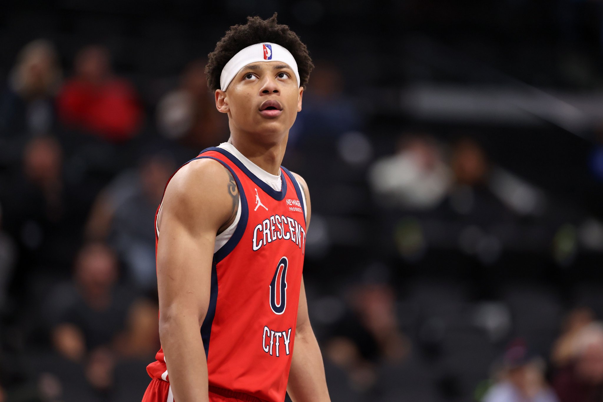 【菜鸟】雷诺16分7板 克尼佩尔14分4板3助 马卢阿奇6分费尔斯21分