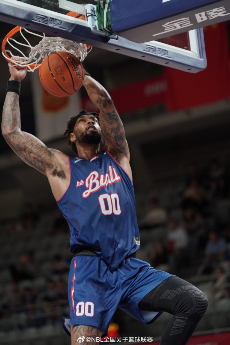 【战报】香港金牛季后赛首战告捷 主场战胜盐南苏科雄狮！