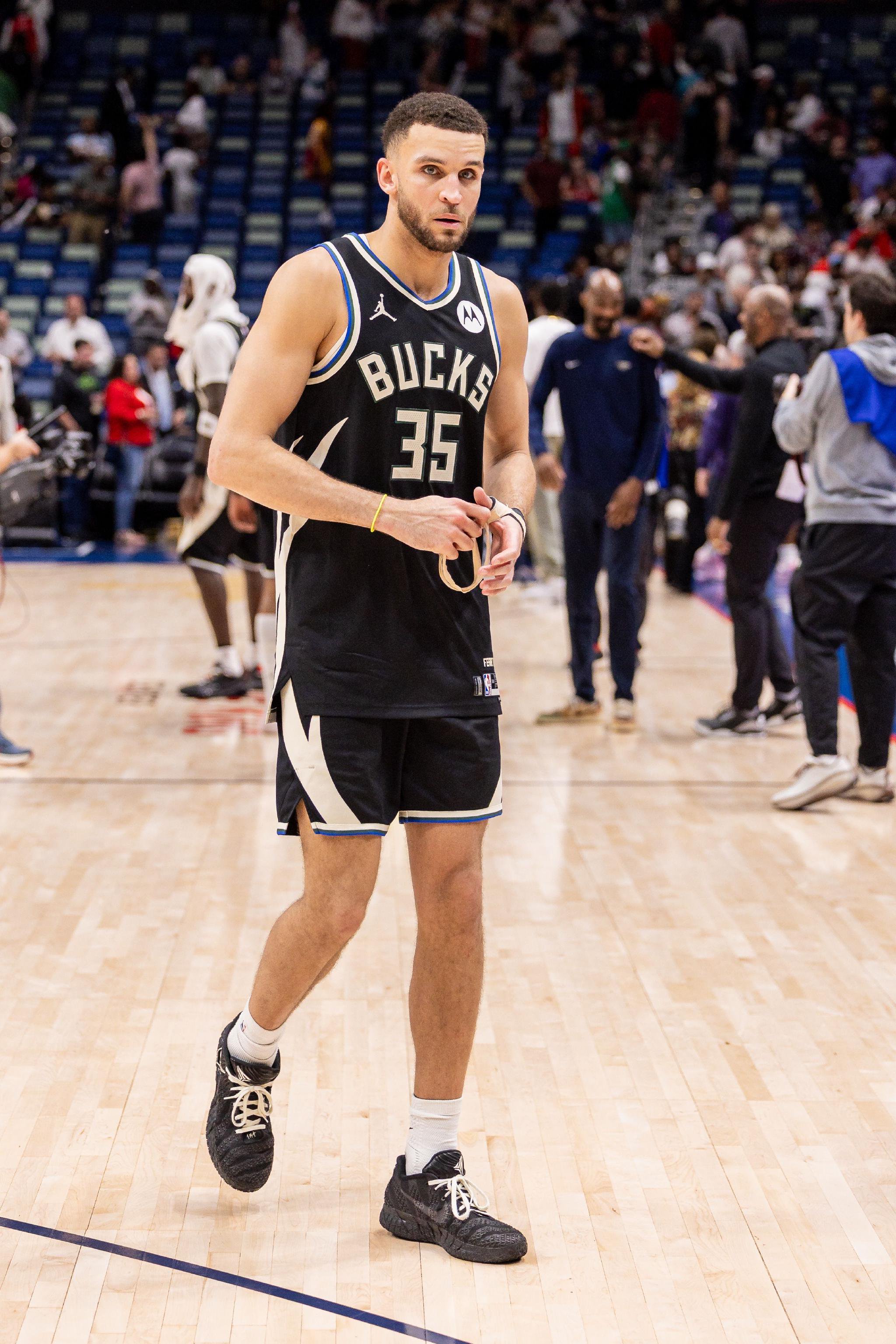 薪资专家：皮特·南斯和雄鹿签约三年 本季还能领60万&此后非保障