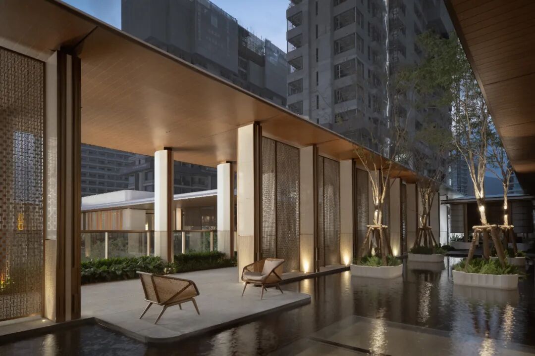 ▲把沉香种进回廊，情绪也在此沉淀