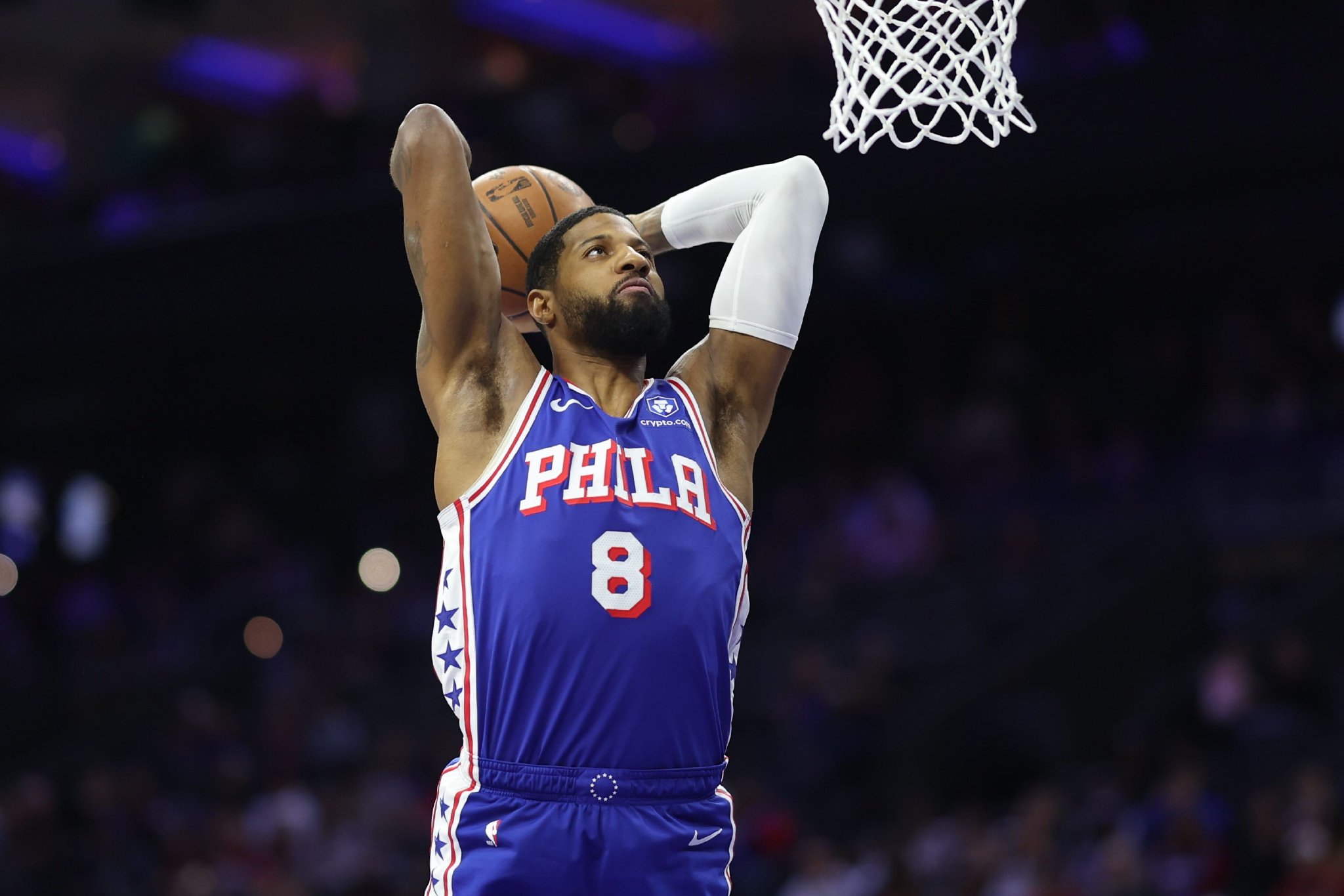 乔治：缺阵时年轻球员站了出来 他们的成熟度让我印象深刻