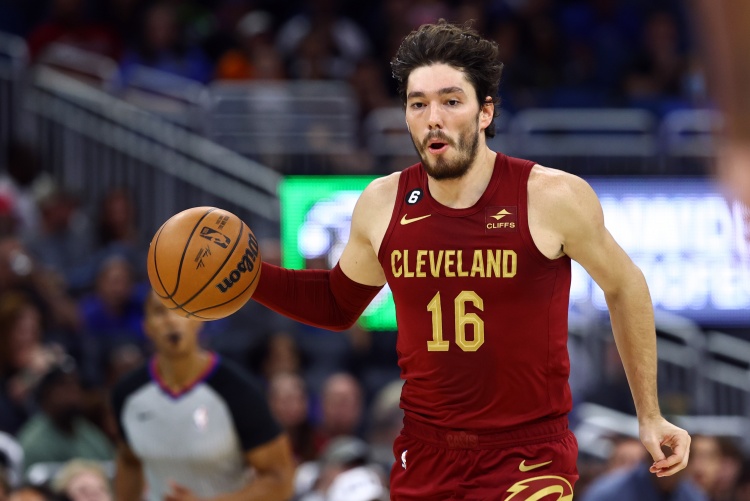 奥斯曼：詹姆斯永远都是第一个来训练的 你不可能比他更早