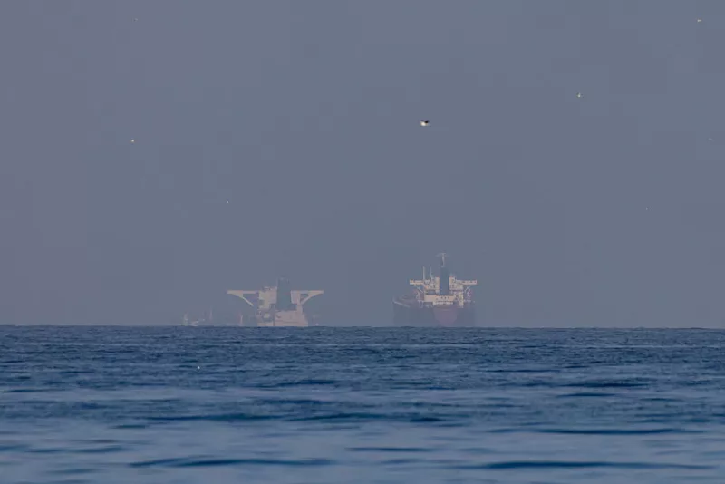 伊朗称伊敌对力量相关方都无权通行霍尔木兹海峡