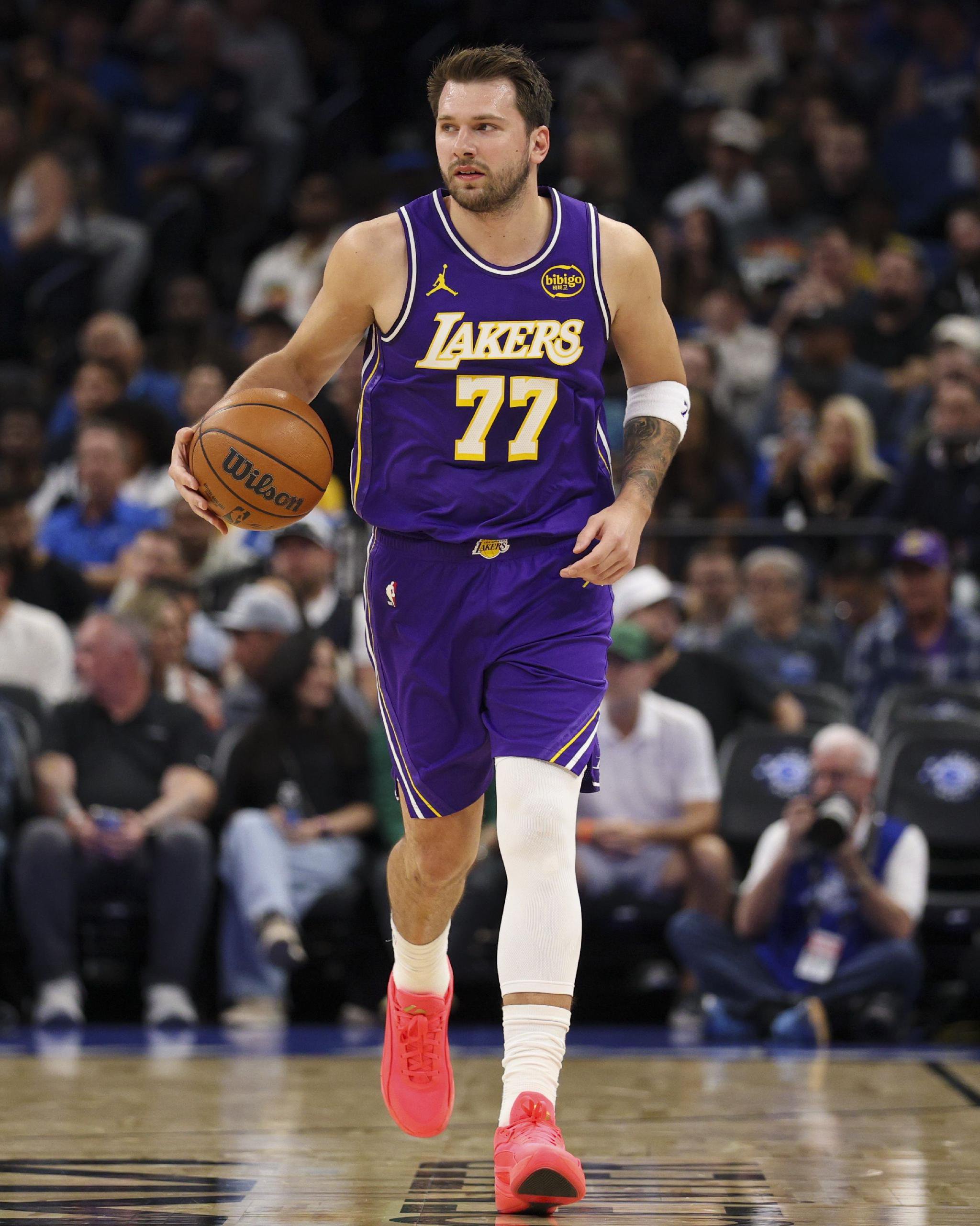 首节的神！东契奇首节继续超神 12中8狂轰21分+2助0失误！