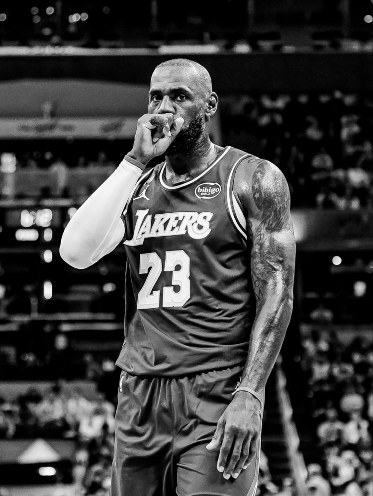 客串摄影师！凯特琳·克拉克晒自己镜头下的詹姆斯 后者转发致谢