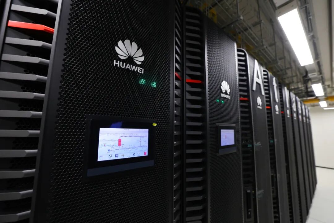 宁波人工智能超算中心内部。殷聪/摄