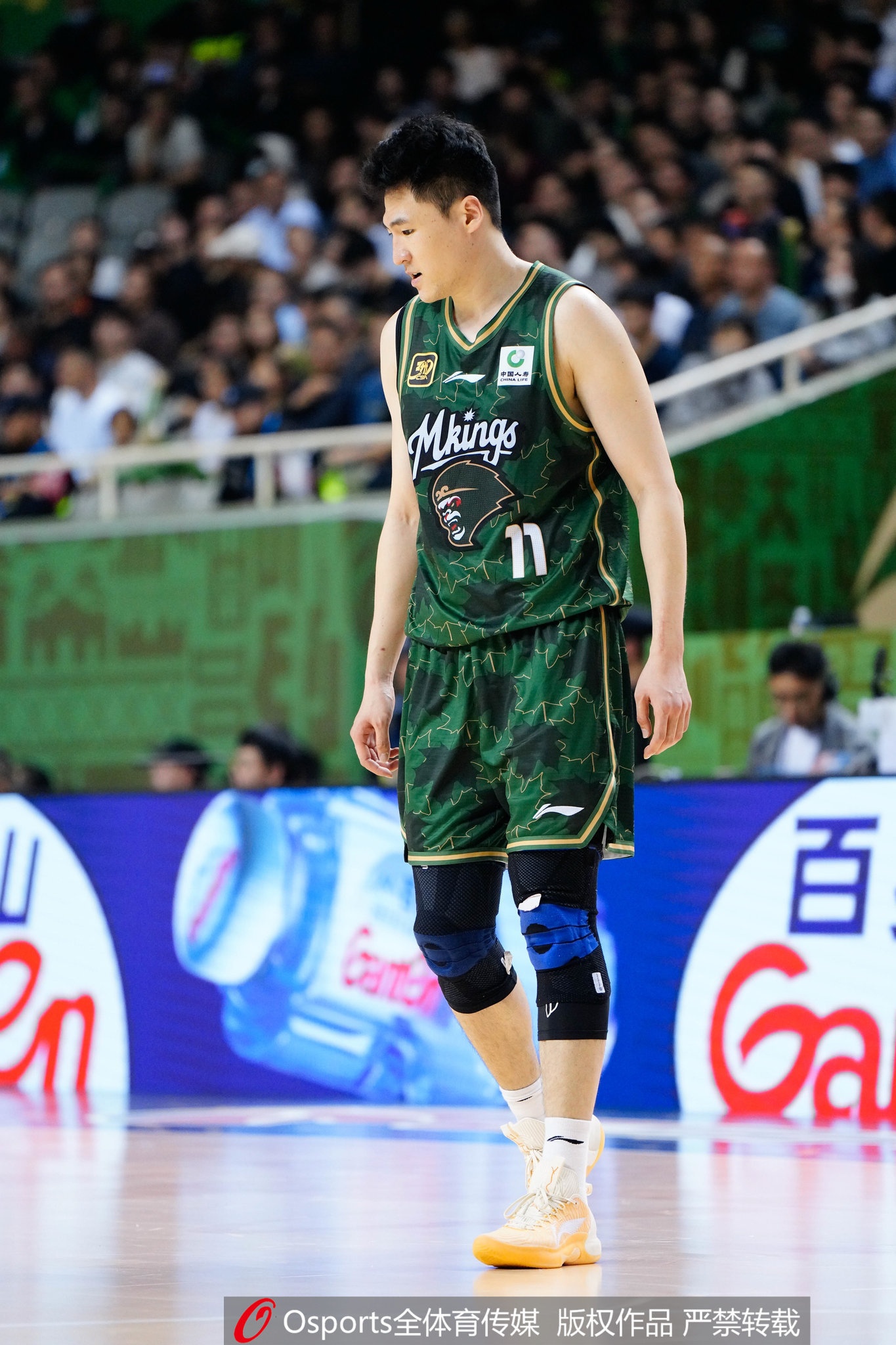 扛起球队内线！赵柏清11中7高效拿下21分12板 5前场板