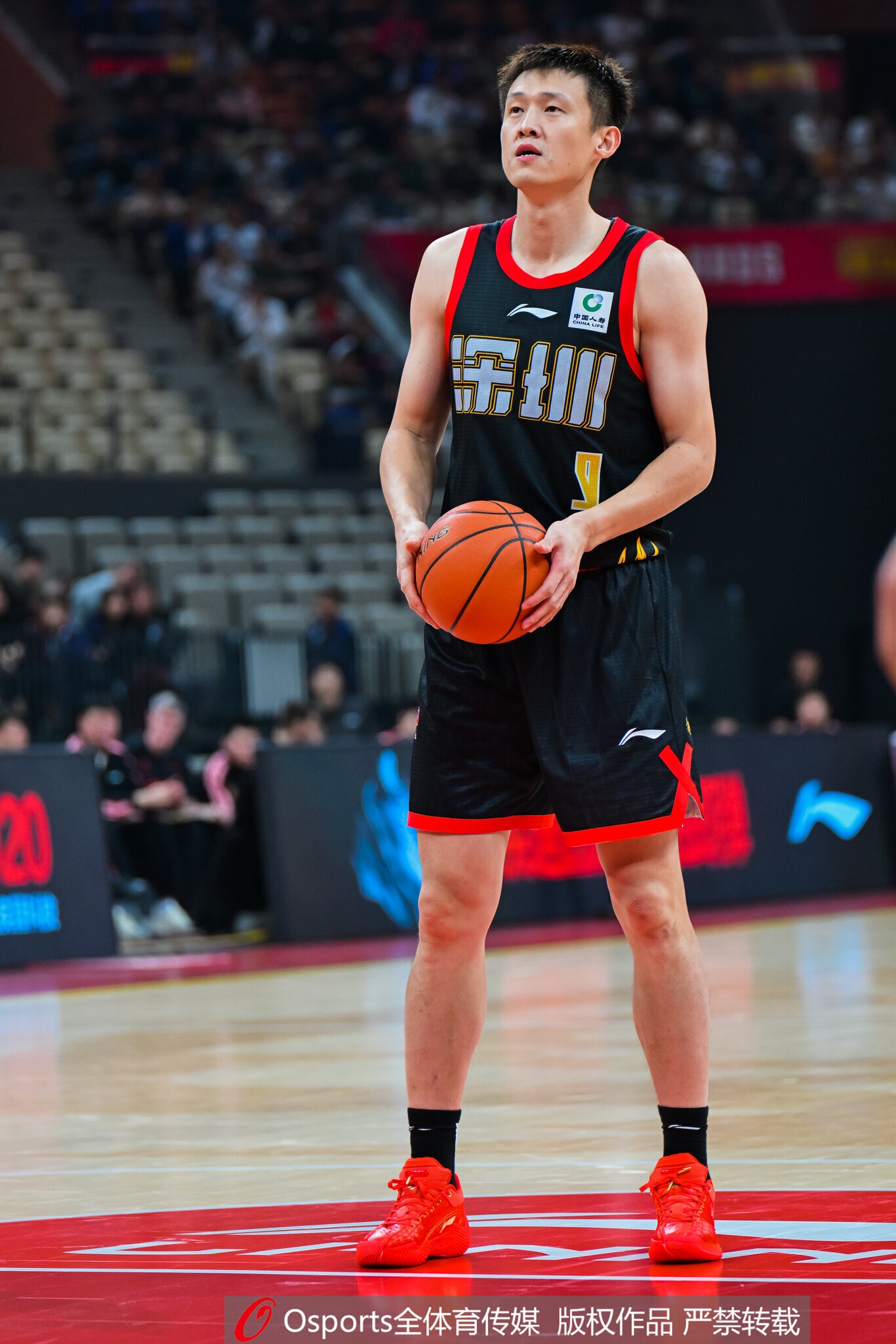 我还能打得很！周鹏替补26分钟 12中5砍下13分6板2助2断2帽！