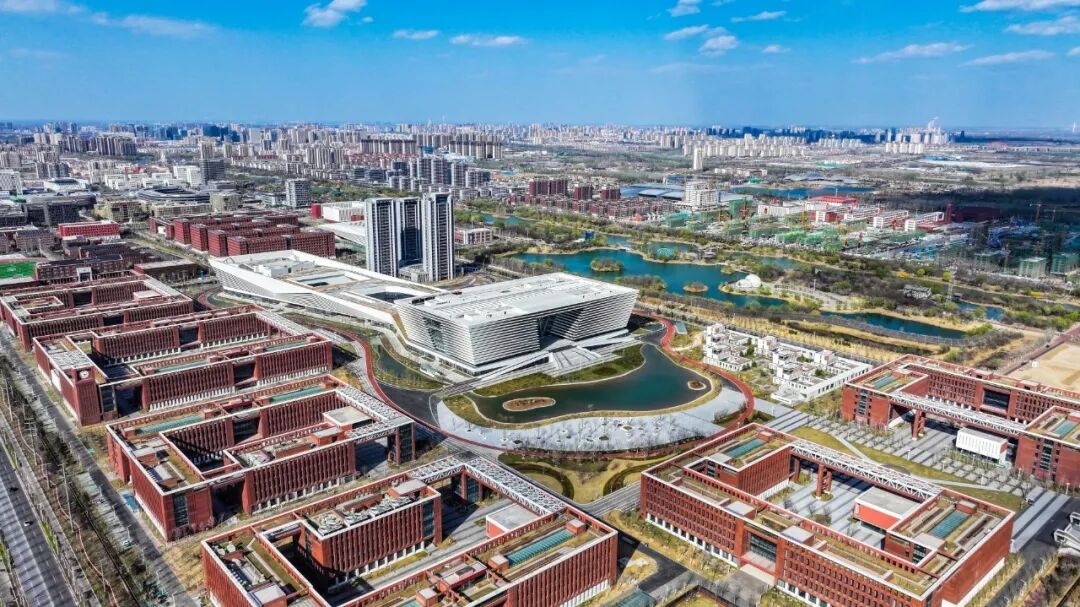 人口仅 380 万，这座小城用电量为何比北京还大？