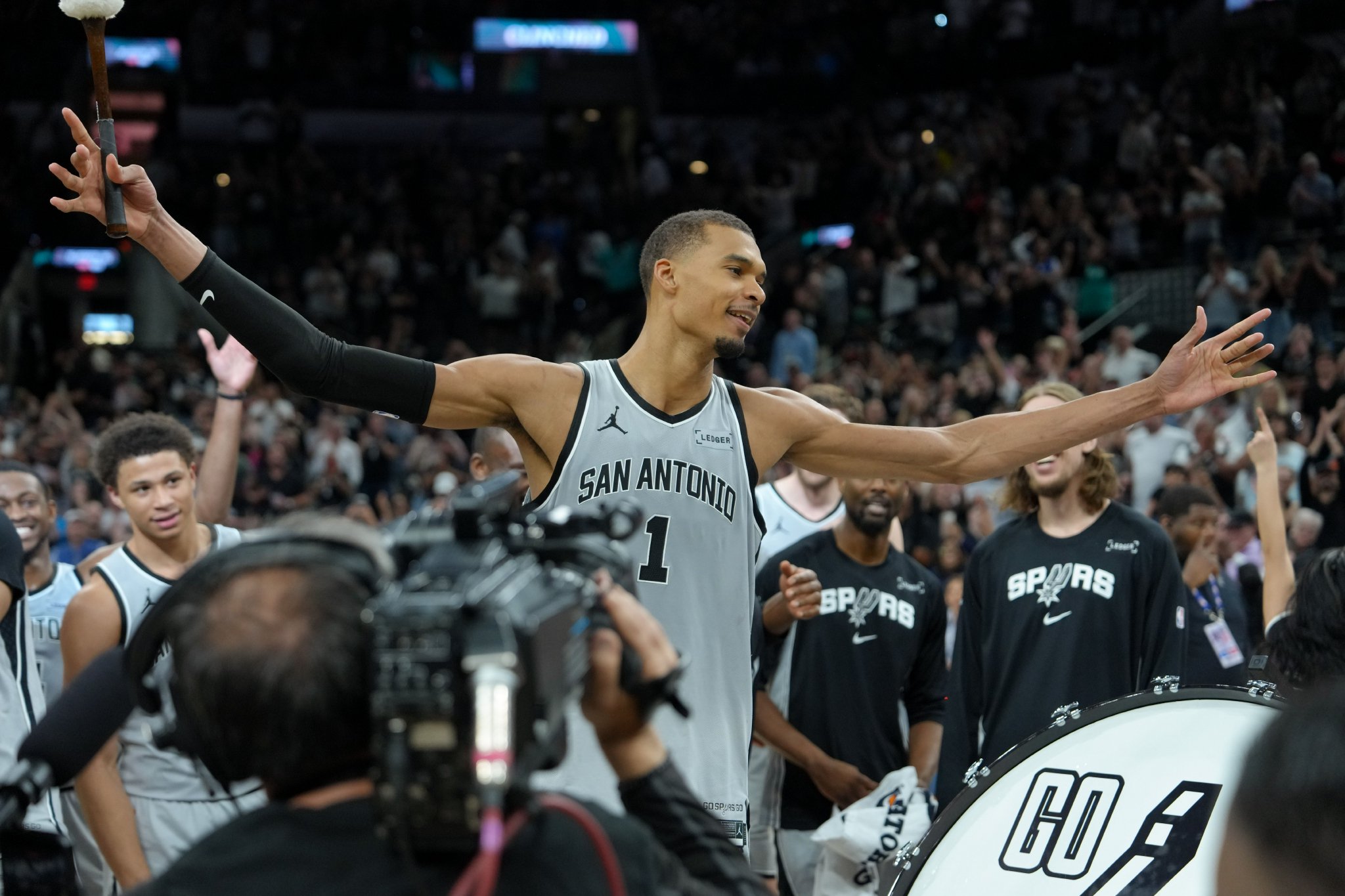 韦德：我就喜欢文班说“我要拿MVP” 现在大家互相都太客套了