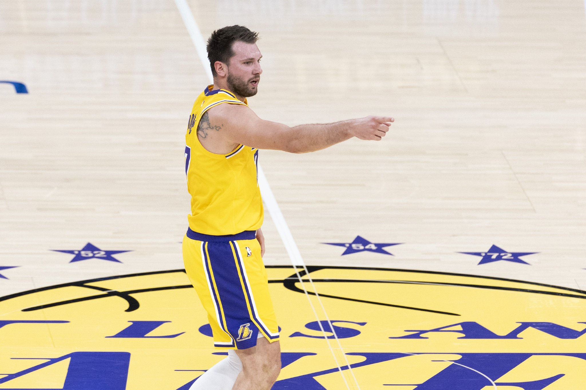 东契奇：我们现在就是一场一场打&不关注季后赛 等到时候再看