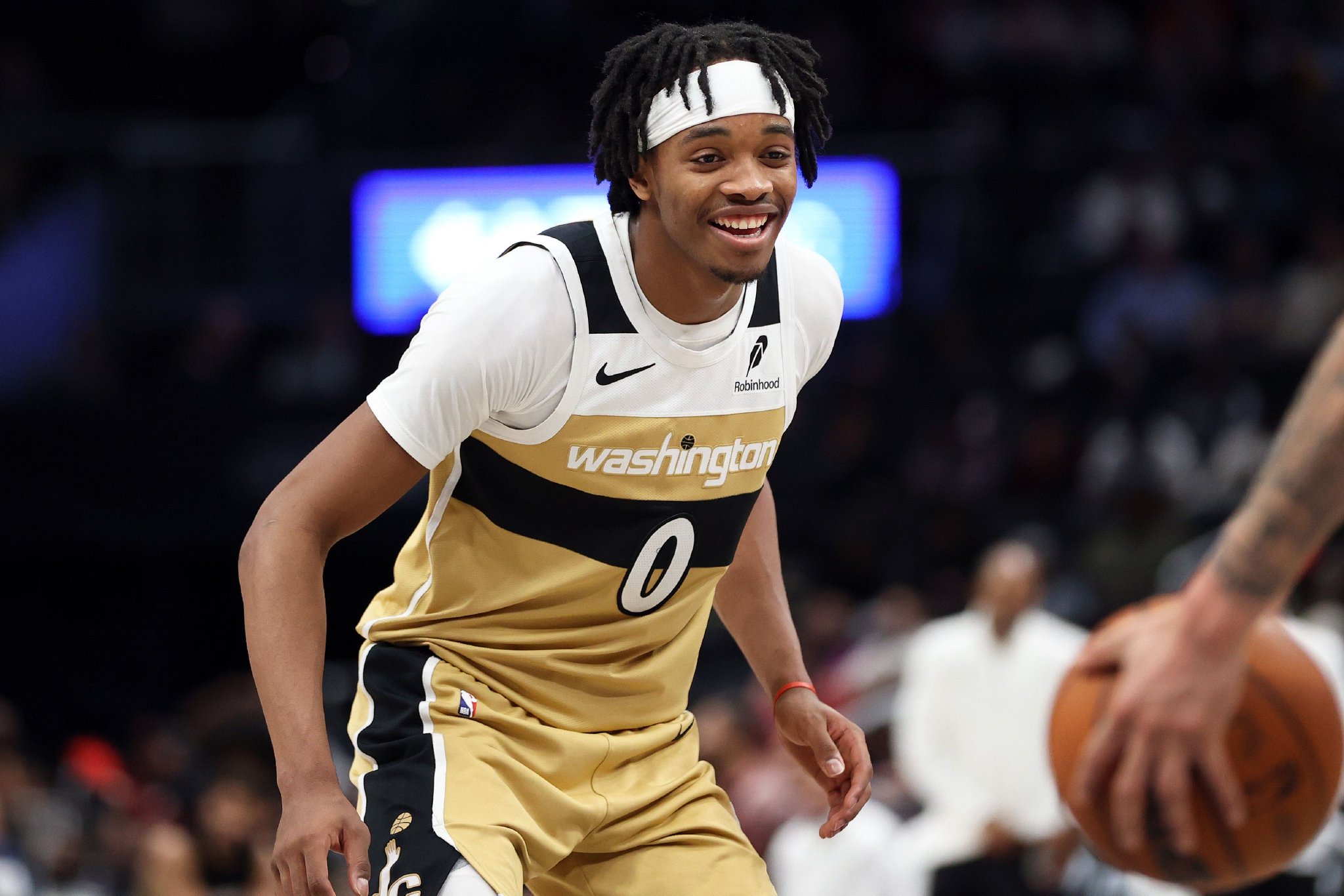 你俩打得还行！库利巴利&卡林顿半场均得分 合计拿下21分