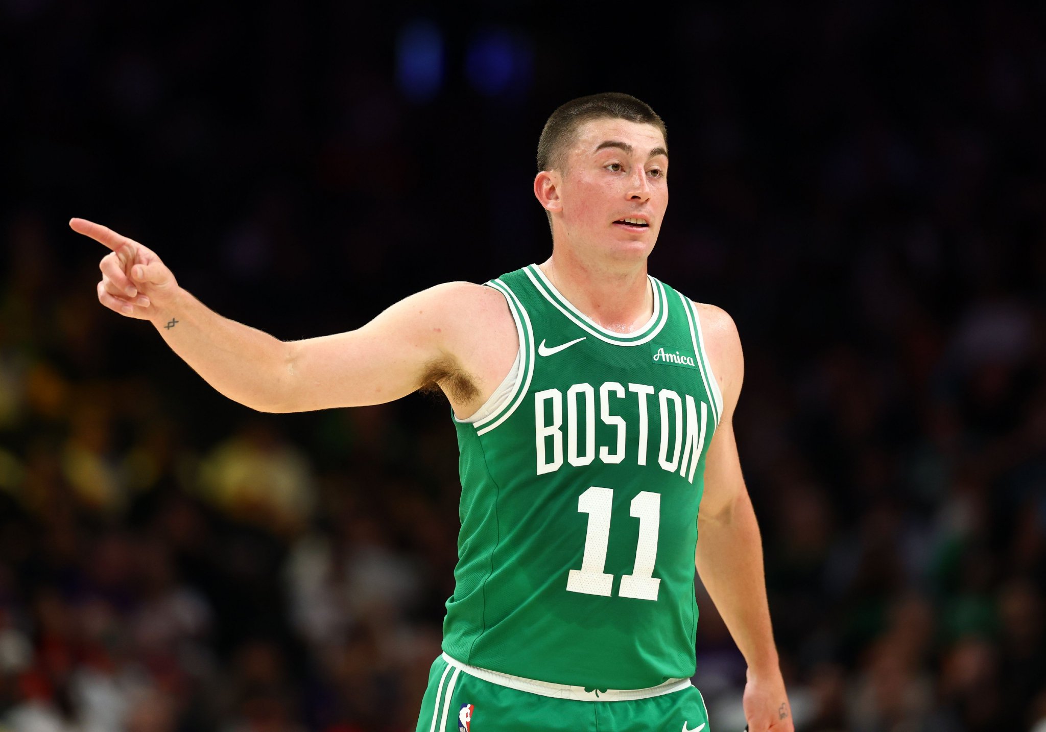 鸭王无敌！普理查德三节23分钟18中12砍32分 三分9中6