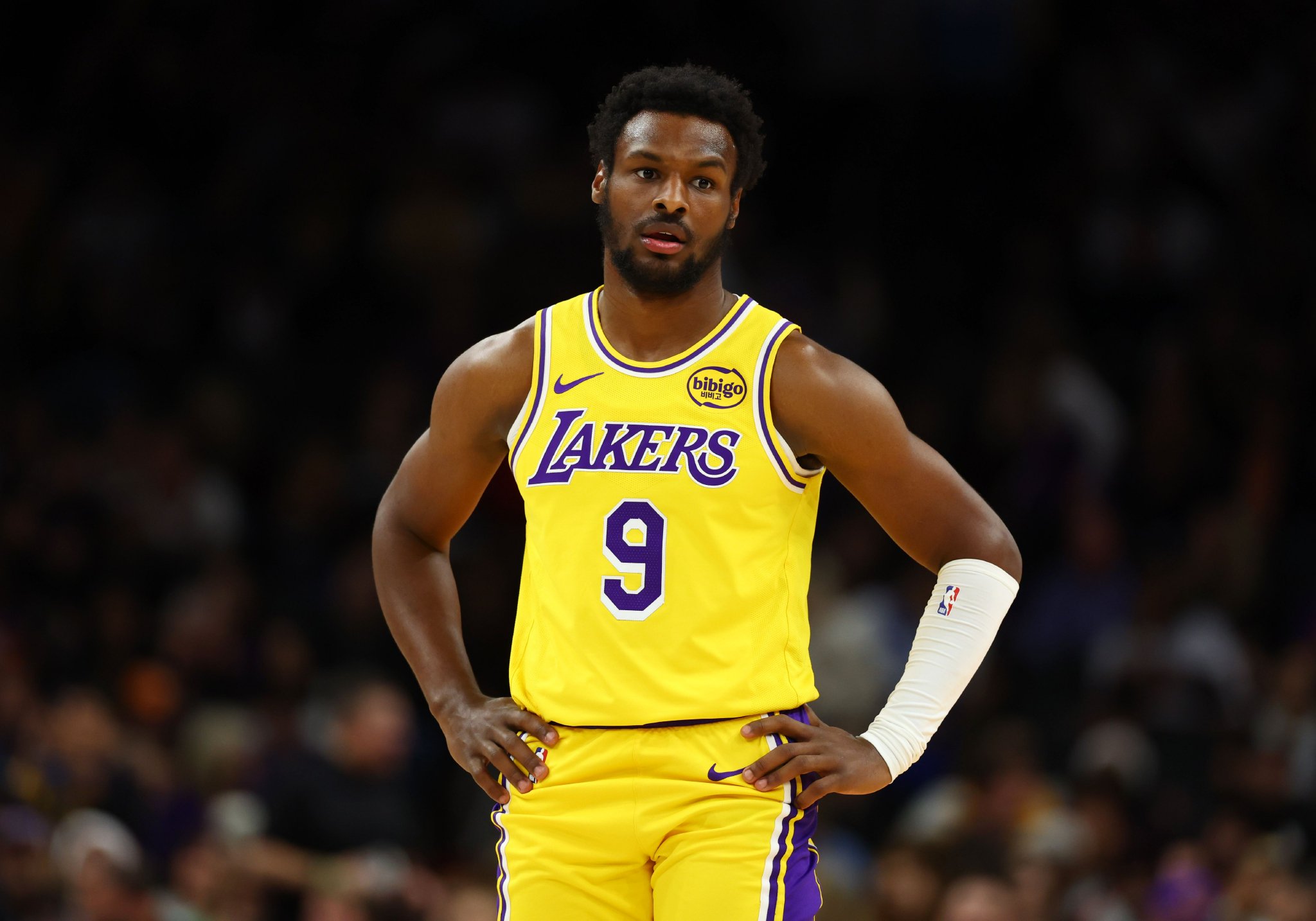 布朗尼：从小就喜欢打球 很荣幸能以篮球为职业 热爱场上的每一秒