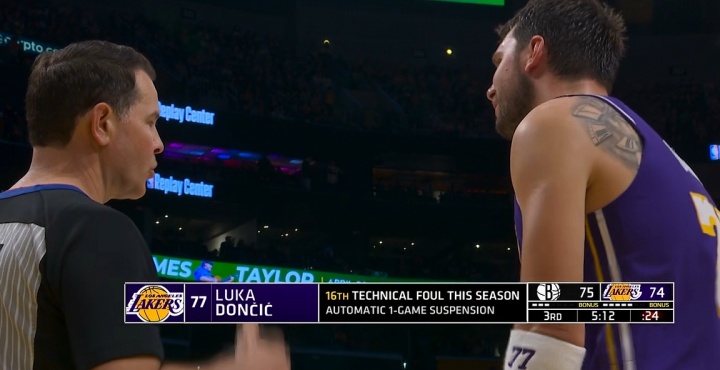 极限一换一！东契奇&扎威双方技犯 东契奇将损失27万美元！