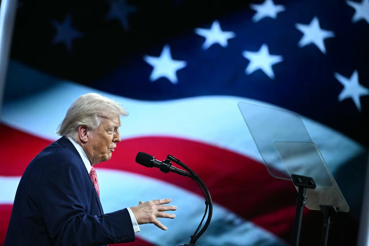 特朗普：必须开放“特朗普海峡”