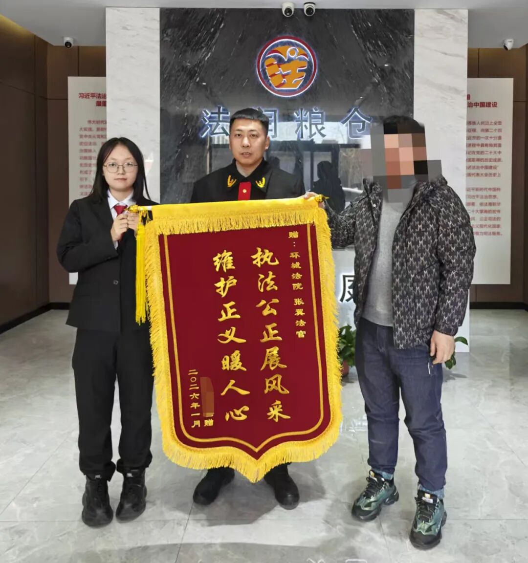 一米八东北男子举债凑齐彩礼，婚后多次遭妻子家暴，称“实在熬不下去了”起诉离婚