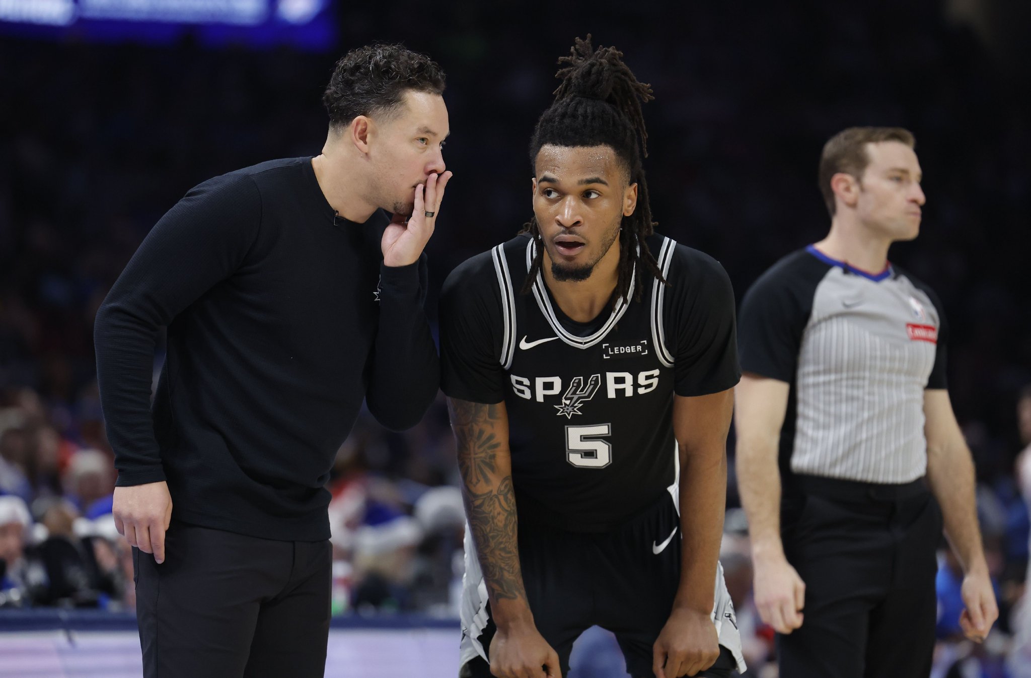 米奇：卡斯尔抢篮板的意识让我印象深刻 他抢到篮板 我们快攻启动