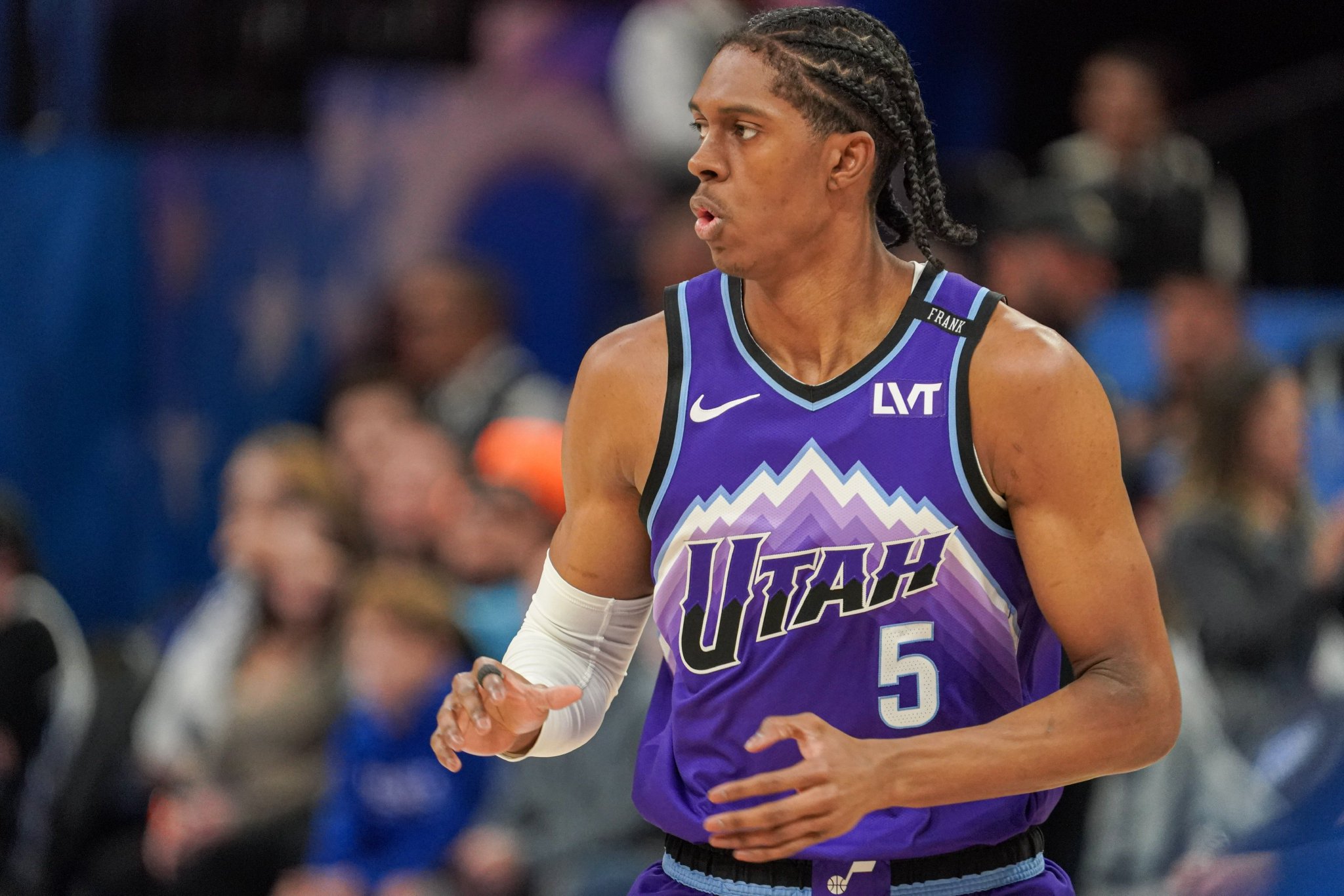 24年10号秀！科迪·威廉姆斯出战28分钟9中0颗粒无收 正负值-31