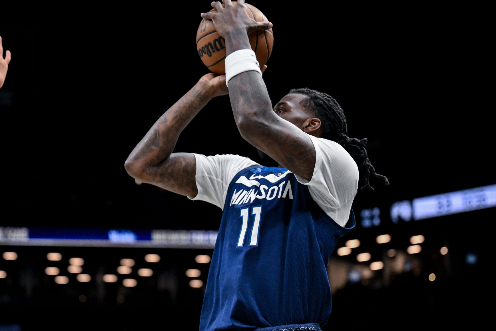 纳兹·里德进攻端梦游 芬奇：他最初投丢2个大空位 可能影响了他