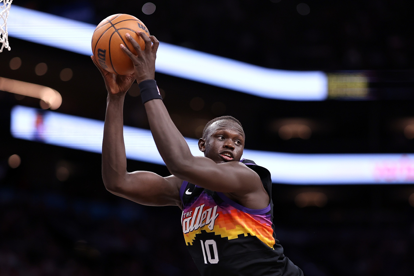 【菜鸟】科沃德24分9板4断 克尼佩尔11分11板 马卢阿奇12分9板3帽