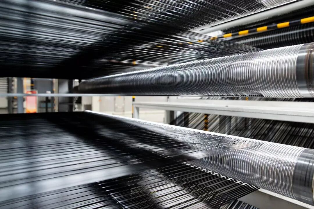 中国建材中复神鹰碳纤维坐褥车间。贵府图片