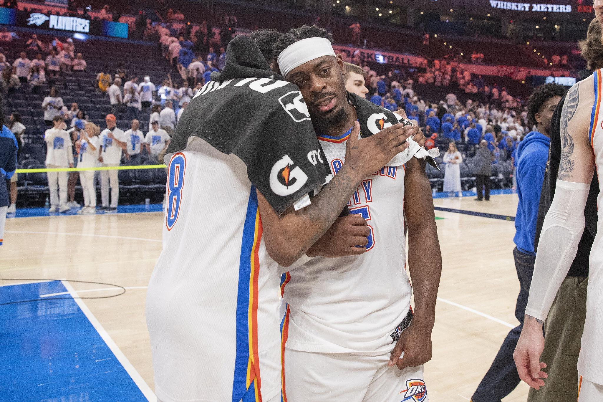 杰伦威：多特不仅身体强壮 他的防守心态更让人敬佩