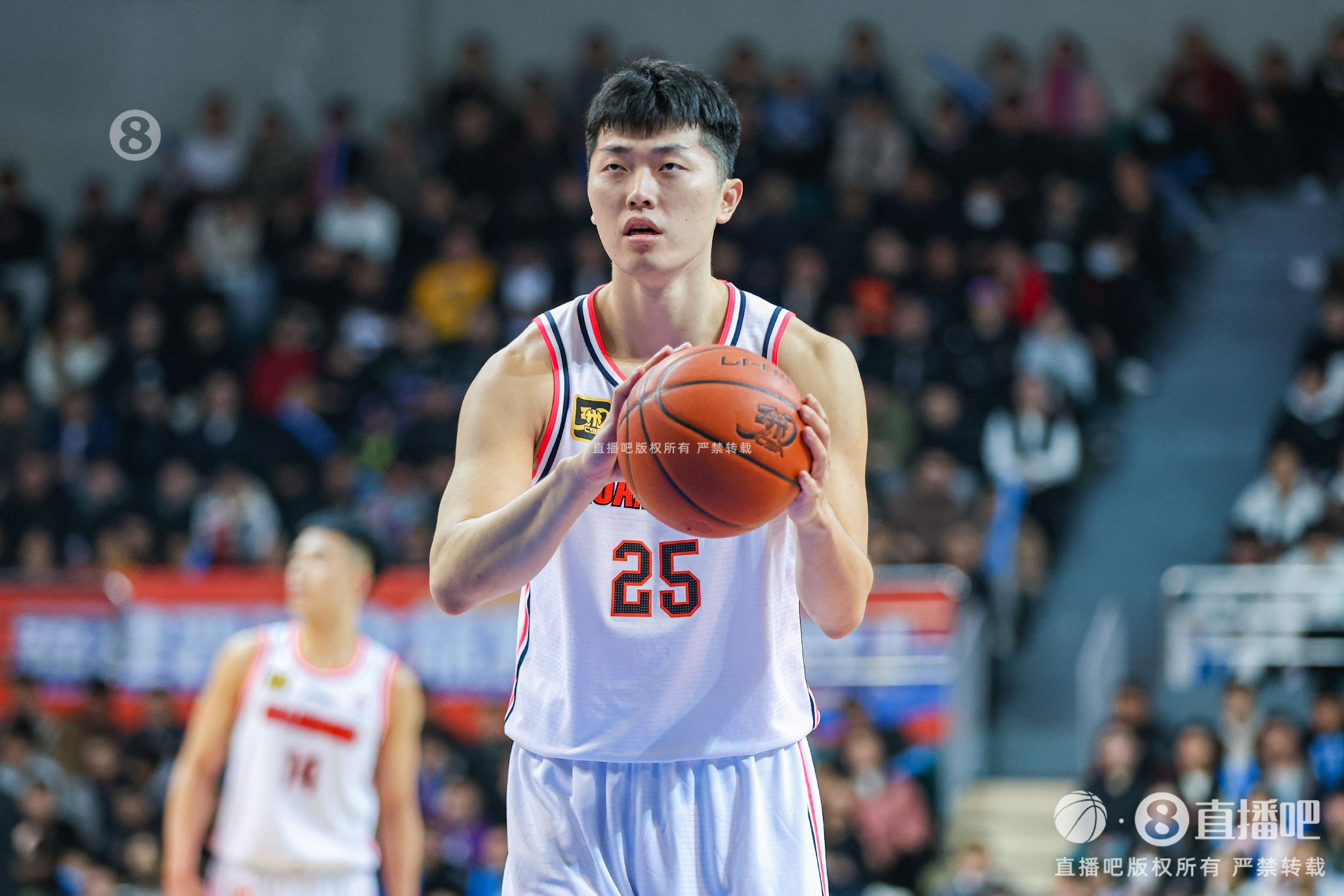 媒体人谈张皓嘉：广东各种转换快攻 防守型4号位打38分钟不别扭吗