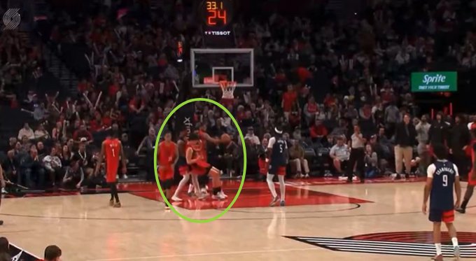 NBA生涯第一个技犯！杨瀚森被架着拖走 却要白白损失2000美元！