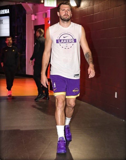 东契奇近期与去年对比！美媒：这一年变化实在太大了！