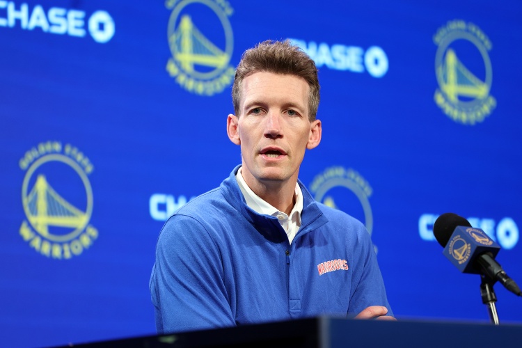 队记：联盟内部不认为勇士是夺冠热门但相信勇士休赛期会疯狂补强