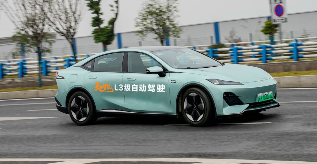 图片开头：深蓝汽车官微