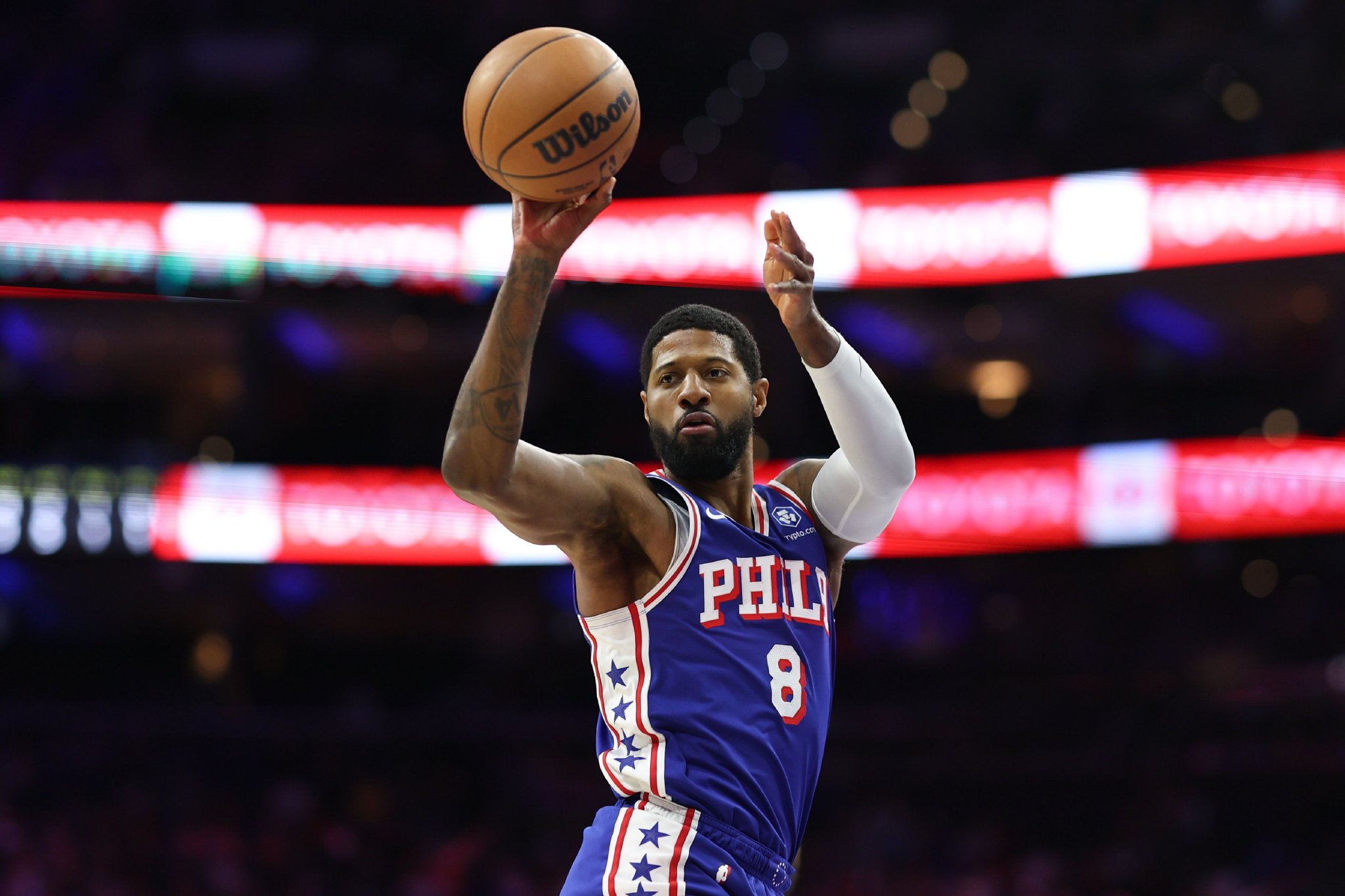 状态挺好！保罗·乔治首节10分钟6中4贡献11分 三分4中2