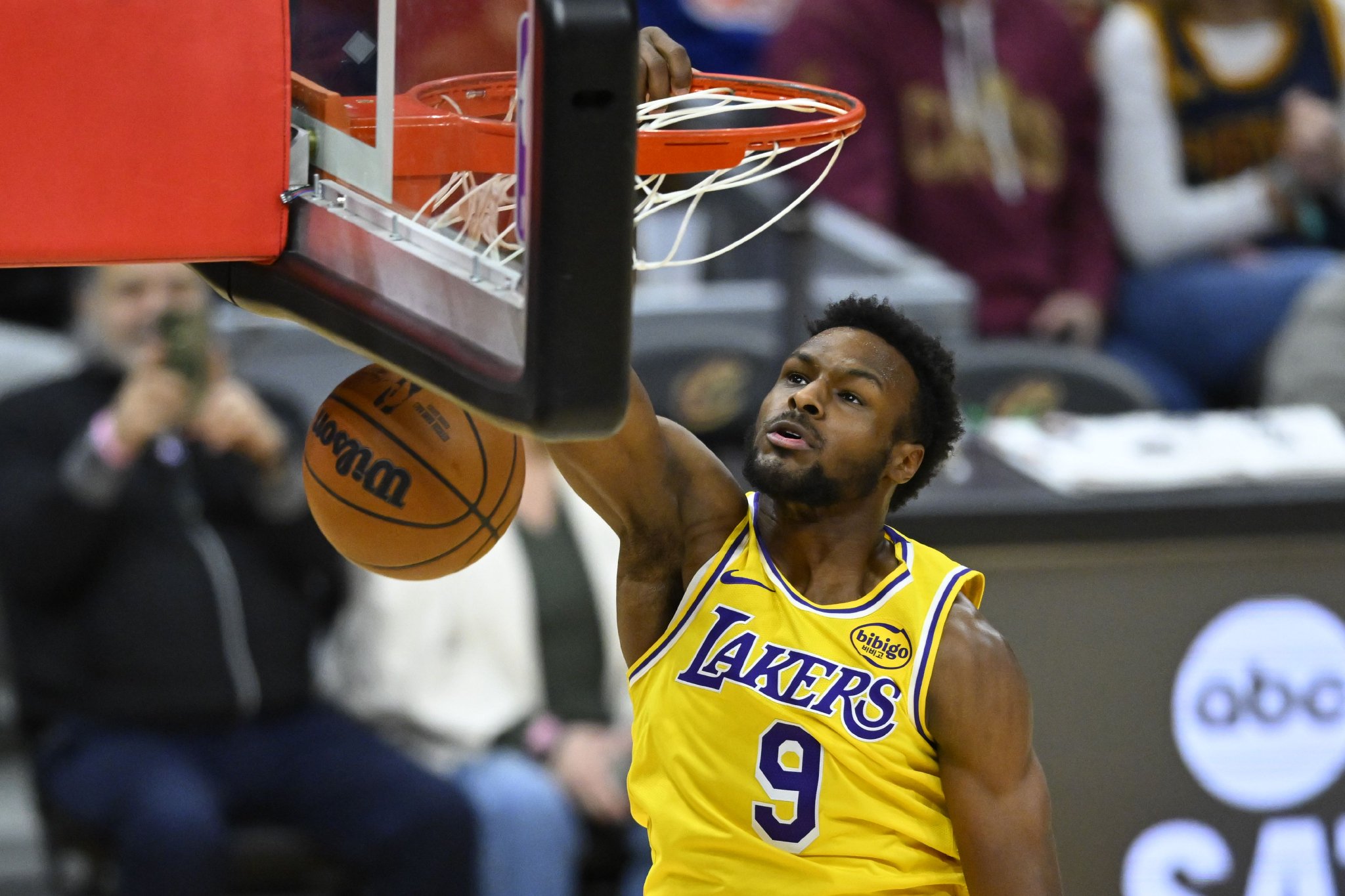 队记：湖人将布朗尼&克内克特&巴夫金下放至南湾湖人跟队训练