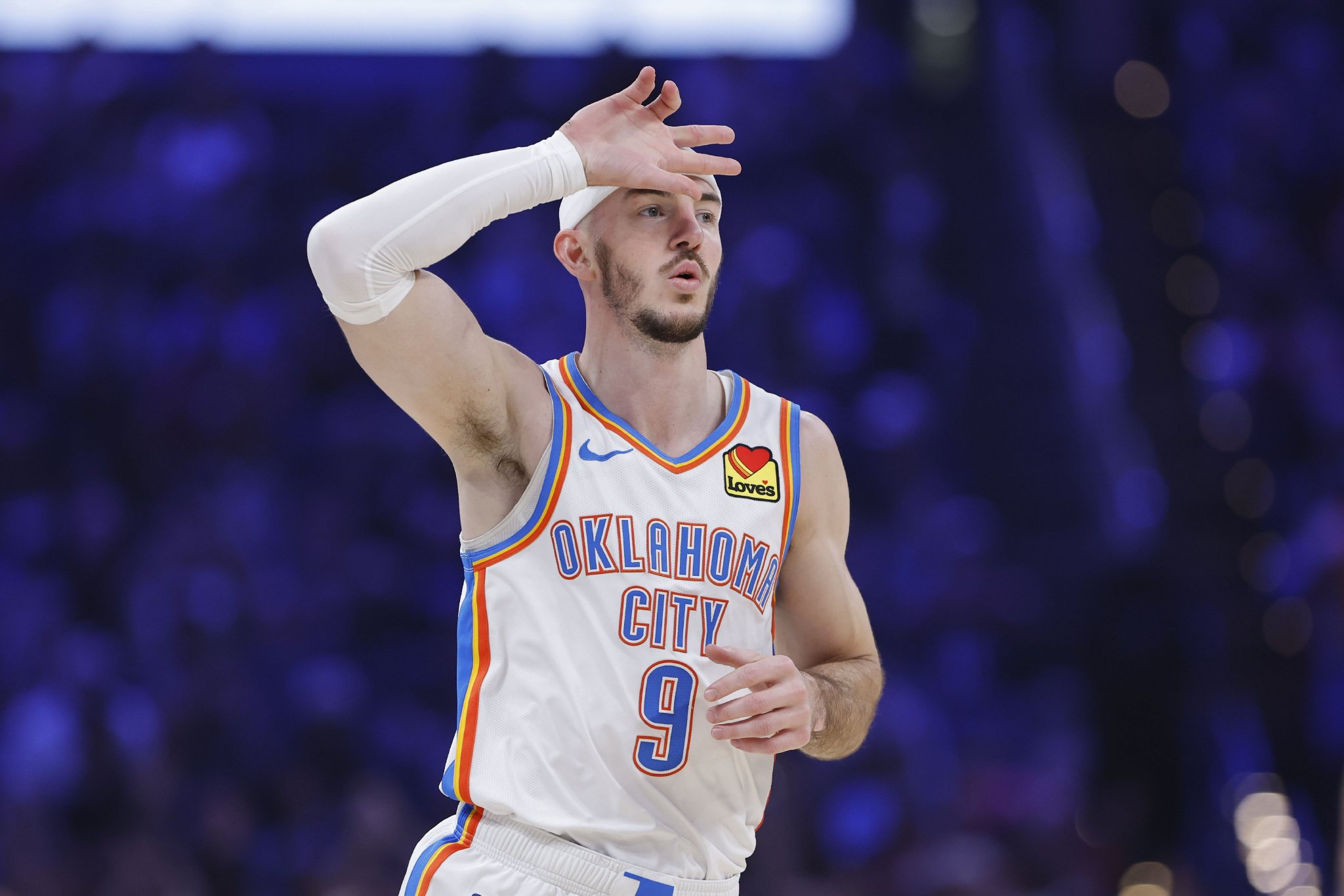 卡鲁索：季末的强强对话有助于演练战术 我们从中获益良多