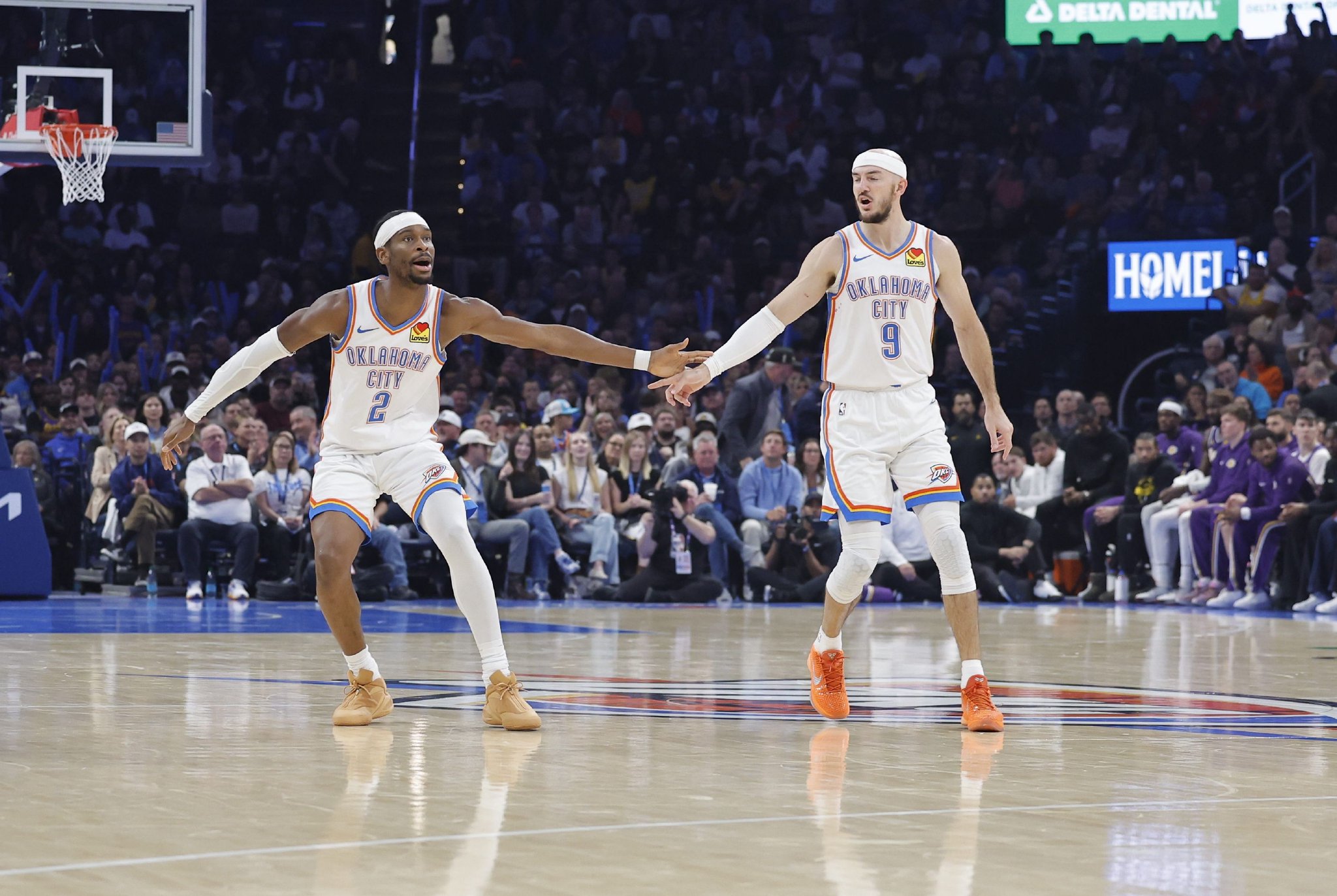 卡鲁索：显然对绝杀被吹掉不满 只能祈祷别被活塞神仙球绝杀