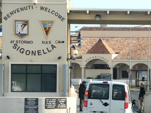 消息人士：意大利国防部拒绝美军机使用其空军基地